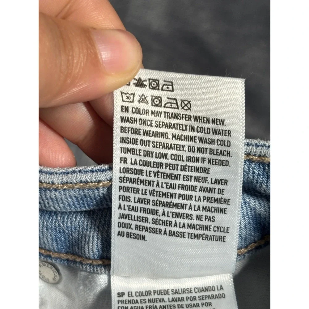 American Eagle Distressed Denim Mini Skirt Light Wash Comfort Stretch Waist Sz 2